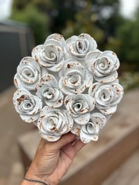 Image 3 of Bed of Roses - Glossy white + Gold dust