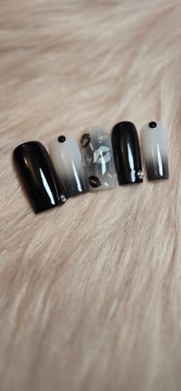 Image 4 of Love in Black Nailz 
