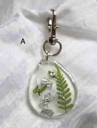 Image 2 of florale schlüsselanhänger 