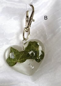 Image 3 of florale schlüsselanhänger 