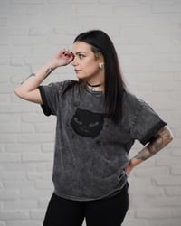 Image 2 of Strange Smile - Kézzel nyomott póló / Handprinted - grey acid washed