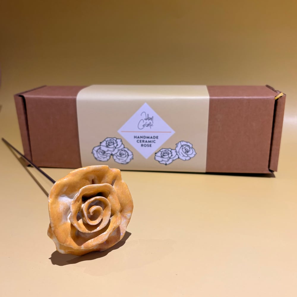 Image of Yellow Giftboxed Rose 