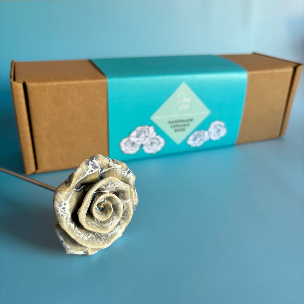 Image of Aqua Giftboxed Rose 