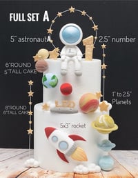 Image 1 of Astronaut cake topper - Lightweight Clay