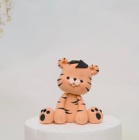 Image 3 of Cute Lion Cake Topper - Lightweight Clay