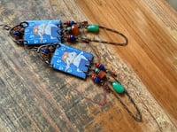 Image 5 of The Singer earrings. n27