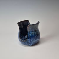 Image 4 of Kitchen Sponge Holder: Bluebird Skies (Cobolt) with rim color