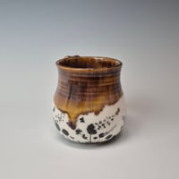 Image 2 of 12 oz. Butterfly Friends mug in porcelain 01202602