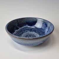 Image 2 of Everyday Bowl: Bluebird Skies (Cobolt) with colored rim 01202601