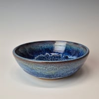 Image 2 of Everyday Bowl: Bluebird Skies (Cobolt) with colored rim 01202602