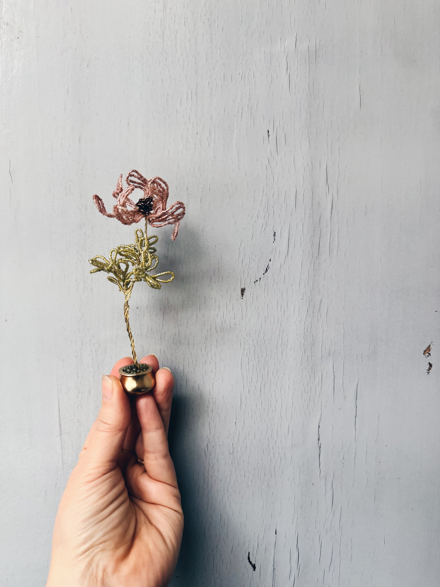 Perleblomst på fod -vintage rosa