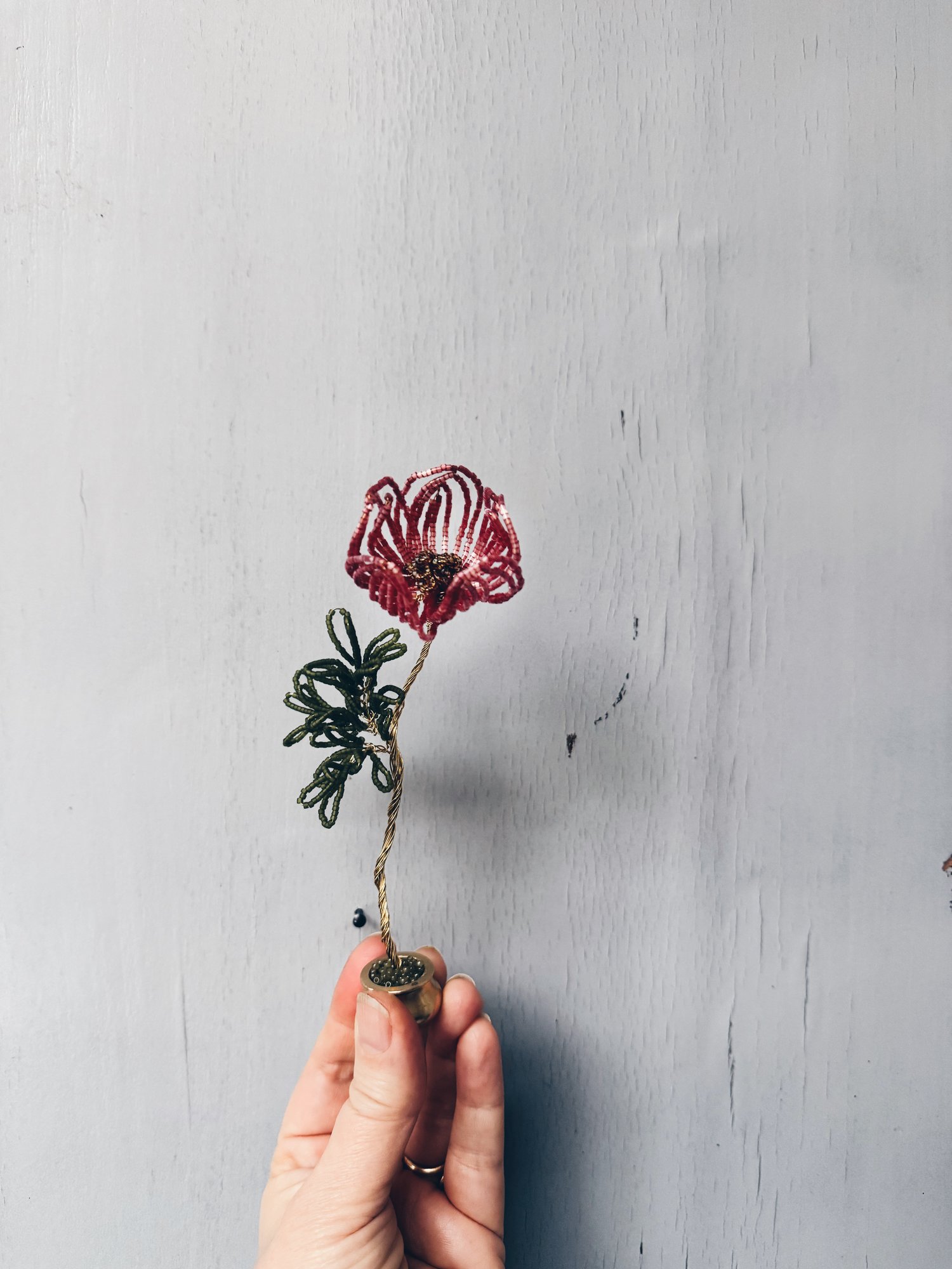 Copy of Perleblomst på fod _mørk dyb rosa