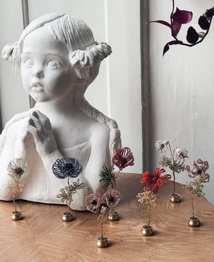 Copy of Perleblomst på fod _mørk dyb rosa