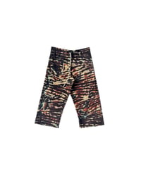 Image 1 of Pantalon 3/4 à motif animal 