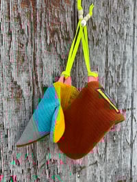 Image 3 of Mitt Elberts Mittens ♻️ / Rust / Pink & Lime Cuff