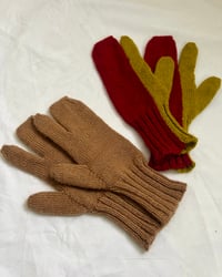 Image 2 of Tabi Mitten Pattern
