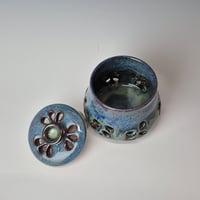 Image 6 of Jar with lid: Lichen (Green) with colored rim 012026