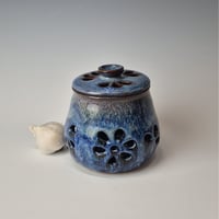 Image 2 of Jar with lid: Bluebird Skies (Cobolt) with colored rim 012026