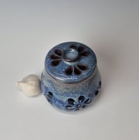 Image 4 of Jar with lid: Bluebird Skies (Cobolt) with colored rim 012026