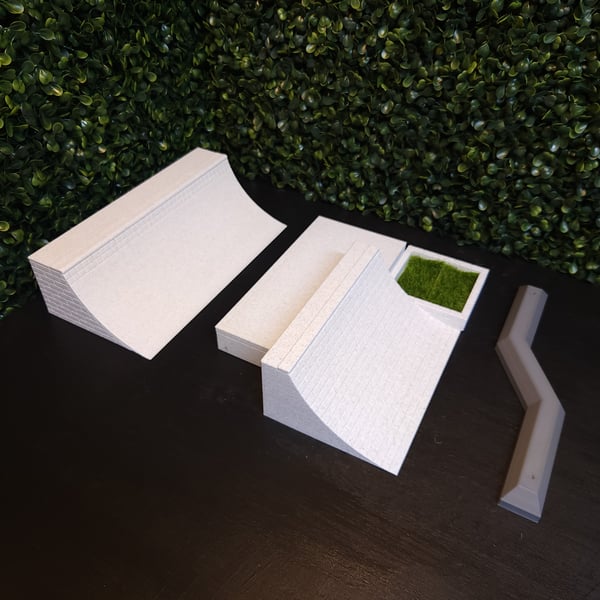 Image of Yard Sale box deal 4 . 