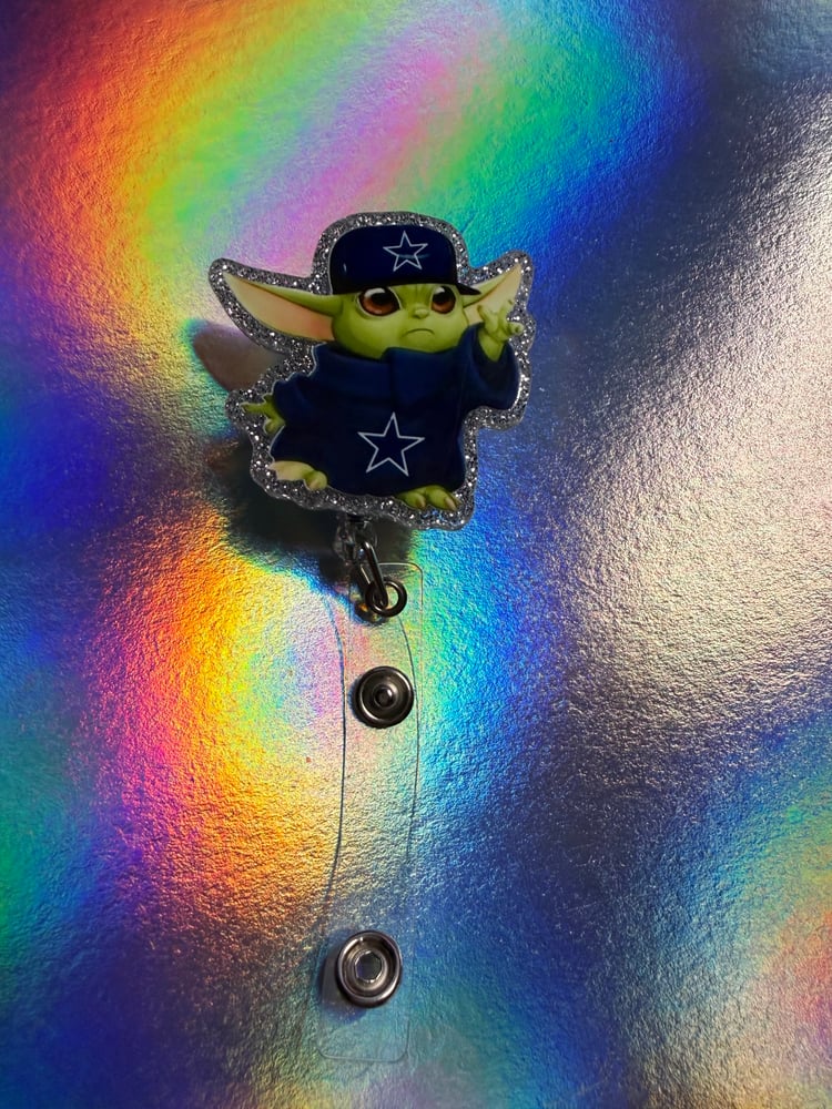 Image of Green alien w star shirt