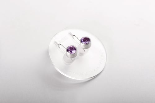 Image of "Happy those who possess" silver earrings with amethysts  · BEATI POSSIDENTES ·
