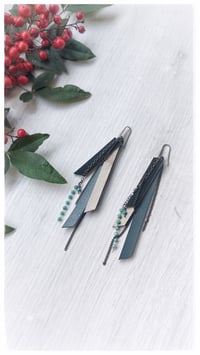 Image 5 of Orecchini pendenti in pelle NINFA CRYSTAL - VerdePiombo