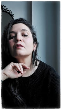 Image 2 of Orecchini pendenti in pelle NINFA CRYSTAL - VerdePiombo