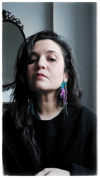 Image 8 of Maxi orecchini pendenti in pelle PEACOCK ASYM - SmeraldiPorpora - 40% off