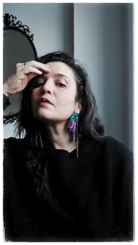 Image 9 of Maxi orecchini pendenti in pelle PEACOCK ASYM - SmeraldiPorpora - 40% off