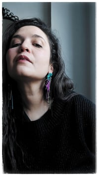 Image 10 of Maxi orecchini pendenti in pelle PEACOCK ASYM - SmeraldiPorpora - 40% off