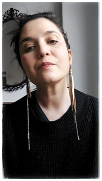 Image 3 of Orecchini pendenti in pelle SWALLOW ASYM - Gold - 20% off