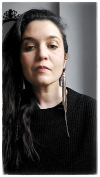 Image 7 of Orecchini pendenti in pelle SWALLOW ASYM - Gold - 20% off