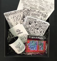 MERCRO BIG FAN PACK (LIBRO, TAZA Y PRINT A ESCOGER)