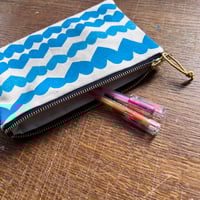 Image 4 of Hearts pattern screenprinted fabric pouch purse.