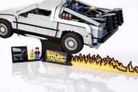 Image 3 of Suporte Lego - Back To The Future (10300)