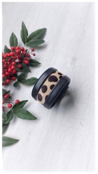 Image 8 of ESSENTIAL Medium Bangle - Macula Nera -20% off