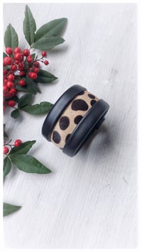 Image 6 of ESSENTIAL Medium Bangle - Macula Nera -20% off