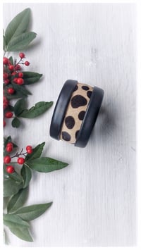 Image 5 of ESSENTIAL Medium Bangle - Macula Nera