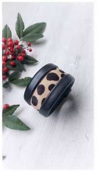 Image 9 of ESSENTIAL Medium Bangle - Macula Nera