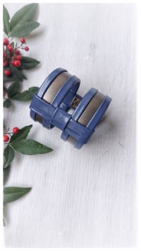 Image 3 of Bracciale bangle artigianale in pelle CAGE - BluGray