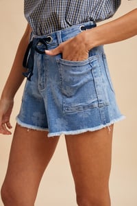 Image 3 of DAISY PRINT STRETCH DENIM BELTED SHORTS - LATE FEB