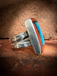 Image 4 of WL&A Old Style Sterling Ingot Turquoise Mtn, Italian Red Coral & Navajo Red Dirt Inlay Ring - Size 8