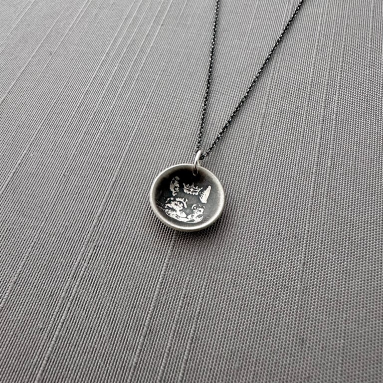 Small Sterling Silver Cat Queen Necklace Image 3