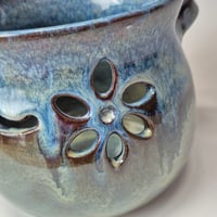 Image 9 of Discounted! Yarn Bowl for your Wool: Lichen (Green) with colored rim 01202601