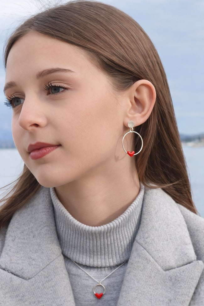 Orecchini cuori storti cerchio pendenti