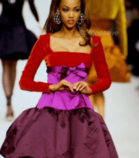 Image 5 of Oscar de la Renta Fall 1992 Dress