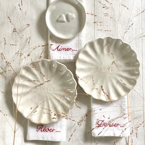 Image of SERVIETTES BRODÉES MAIN