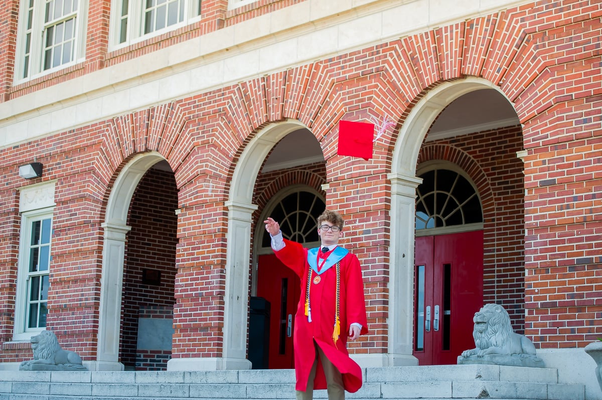 Image of Cap and Gown Mini Sessions- April 21st Leon High School - Cap and Gown available to borrow