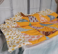 Image 4 of Twin Size Vintage Quilt Cotton &amp; Polyester Triangles